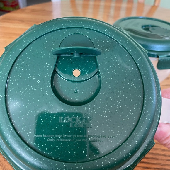 Lock n Lock Vented Dark Green Lids Plastic Bowls - Set of 2 - 1Qt - Picture 5 of 7
